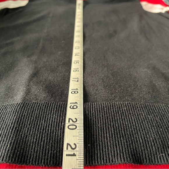 Awesome sweater - Picture 7 of 11